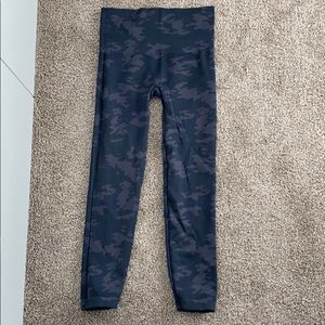 Spanx Camo Leggings Large - NEW